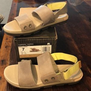 Torpeda Sorel Sandal, Pebble/ Zest